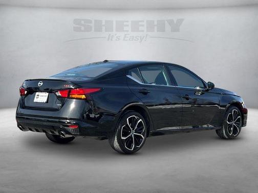 Super Black 2024 Nissan Altima SR Intelligent AWD