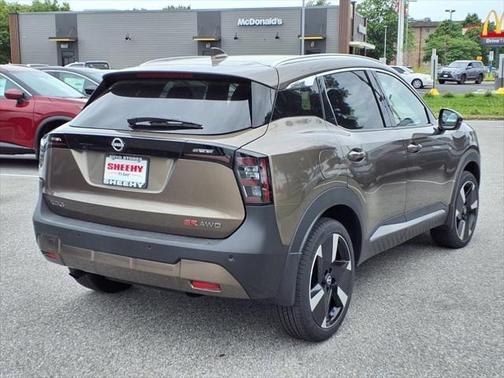 2025 Nissan Kicks SR