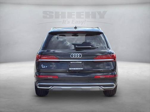 2023 Audi Q7 45 Premium Plus