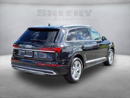 2023 Audi Q7 45 Premium Plus