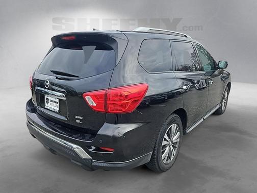 2017 Nissan Pathfinder SL