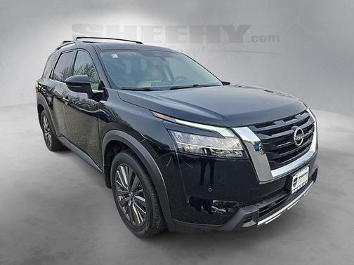 2023 Nissan Pathfinder SL 4WD