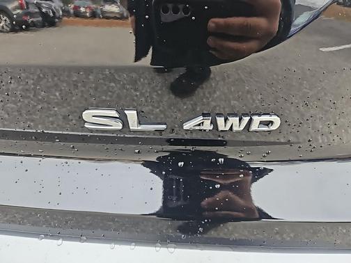 2023 Nissan Pathfinder SL 4WD