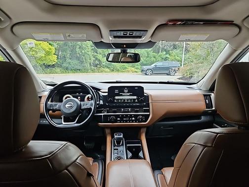 2022 Nissan Pathfinder Platinum 4WD
