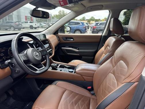 2022 Nissan Pathfinder Platinum 4WD