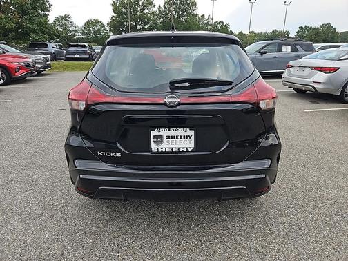 2024 Nissan Kicks S
