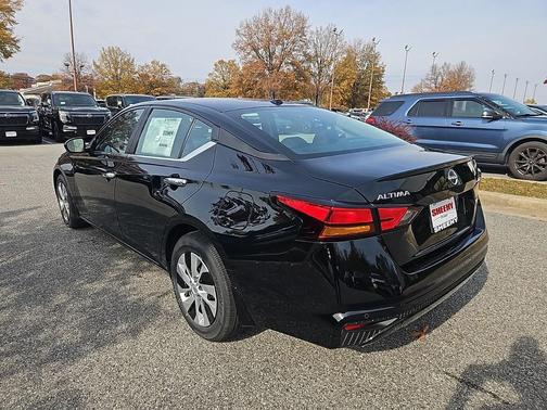 2025 Nissan Altima S FWD