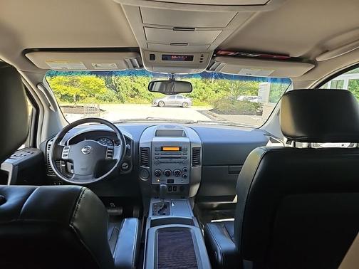 2005 Nissan Armada LE