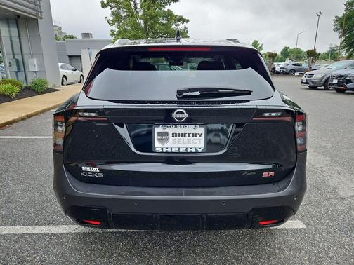 Super Black 2025 Nissan Kicks SR