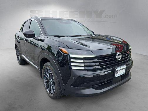 Super Black 2025 Nissan Kicks SR