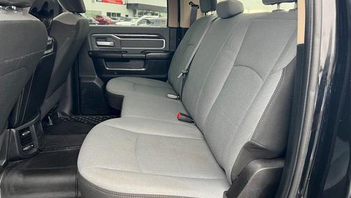 2020 RAM 2500 Big Horn Crew Cab 4x4 6'4' Box