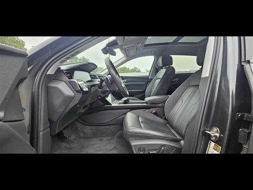 2021 Audi e-tron Premium