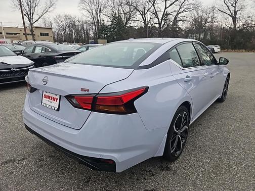 2025 Nissan Altima SR FWD