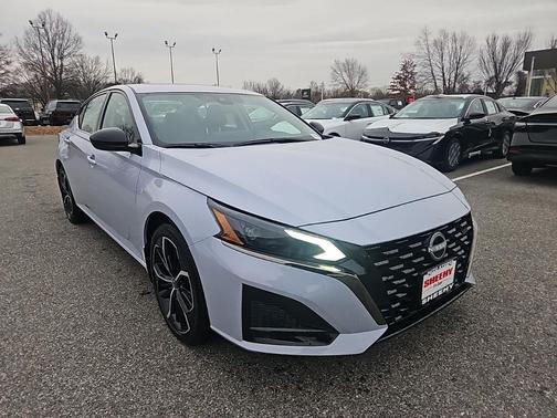 2025 Nissan Altima SR FWD