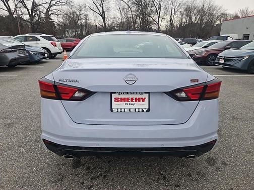 2025 Nissan Altima SR FWD