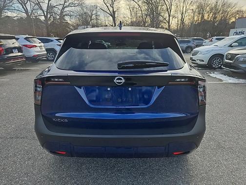 2025 Nissan Kicks SV
