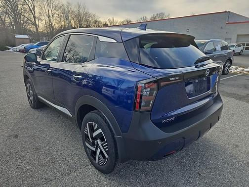 2025 Nissan Kicks SV