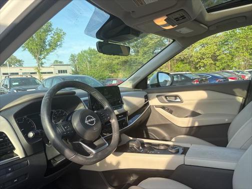 2022 Nissan Rogue SL