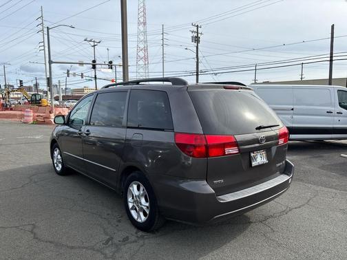 2004 Toyota Sienna XLE