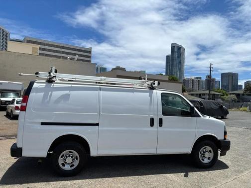 Summit White 2022 Chevrolet Express 2500 LT
