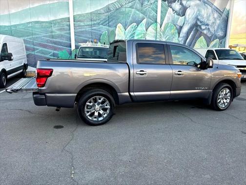 2021 Nissan Titan SV