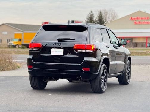 2018 Jeep Grand Cherokee Laredo E
