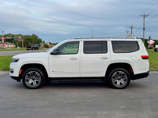 Bright White Clearcoat 2025 Jeep Wagoneer 4x4