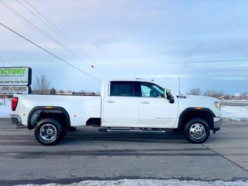 2023 GMC Sierra 3500 SLT