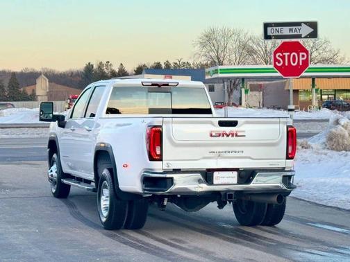 2023 GMC Sierra 3500 SLT