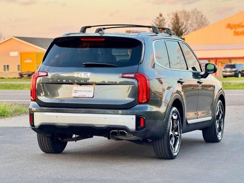 Gravity Gray 2024 Kia Telluride S
