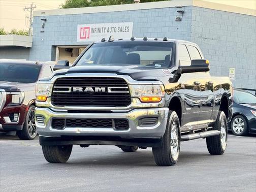 2019 RAM 2500 Big Horn Crew Cab 4x4 6'4' Box