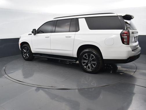 2022 Chevrolet Suburban 4WD Z71