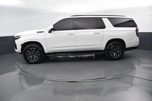 2022 Chevrolet Suburban 4WD Z71