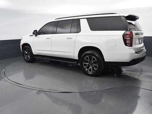 2022 Chevrolet Suburban 4WD Z71