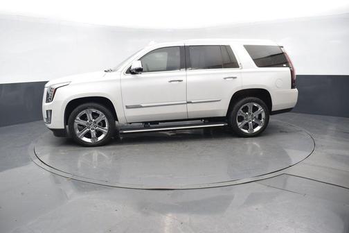Crystal White Tricoat 2019 Cadillac Escalade Platinum