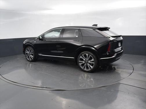 2025 Cadillac OPTIQ Luxury 2 AWD