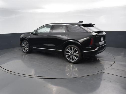 2025 Cadillac OPTIQ Luxury 2 AWD
