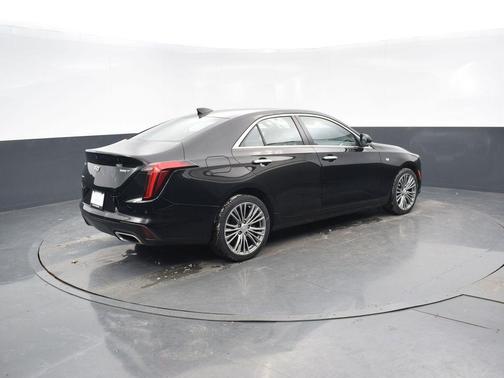 2022 Cadillac CT4 Premium Luxury