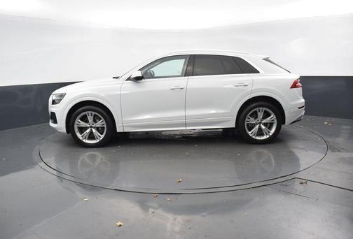 2023 Audi Q8 55 Premium Plus