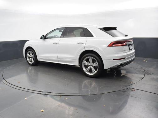2023 Audi Q8 55 Premium Plus