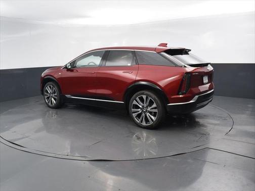 2025 Cadillac OPTIQ Luxury 2 AWD