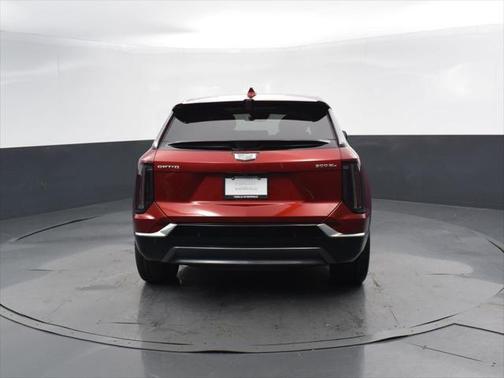 2025 Cadillac OPTIQ Luxury 2 AWD