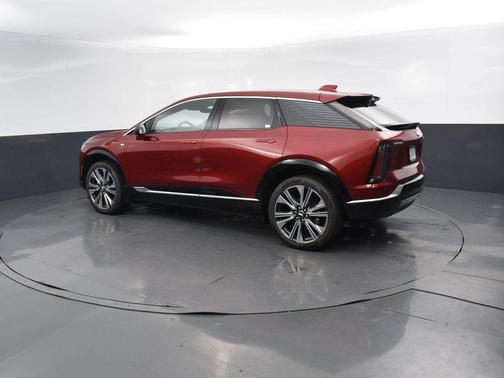 2025 Cadillac OPTIQ Luxury 2 AWD