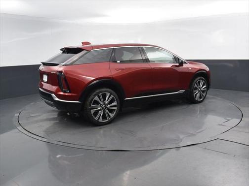 2025 Cadillac OPTIQ Luxury 2 AWD