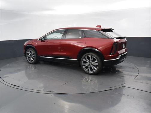 2025 Cadillac OPTIQ Luxury 2 AWD