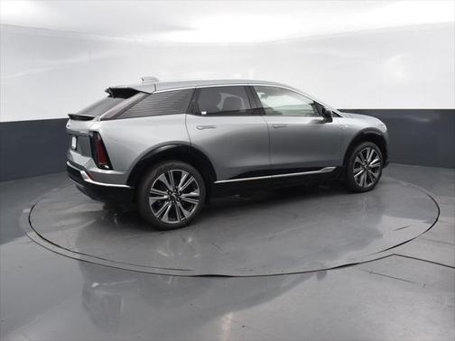2025 Cadillac OPTIQ Luxury 2 AWD