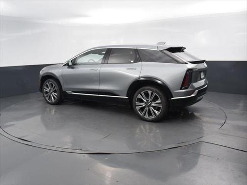 2025 Cadillac OPTIQ Luxury 2 AWD