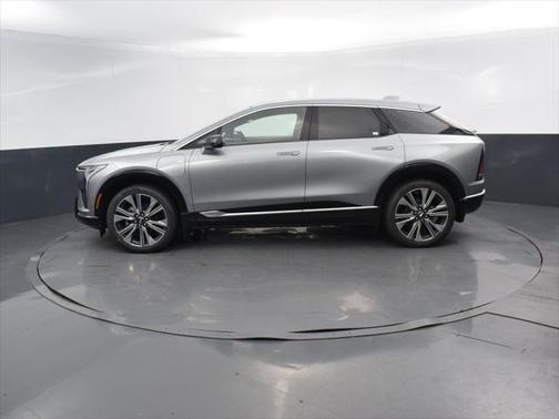 2025 Cadillac OPTIQ Luxury 2 AWD