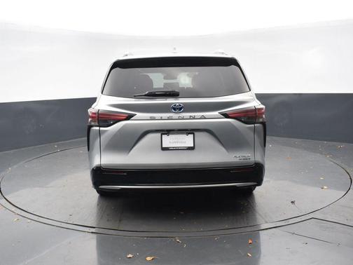 2023 Toyota Sienna Platinum 7 Passenger
