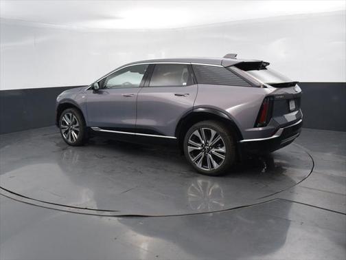2025 Cadillac OPTIQ Luxury 2 AWD